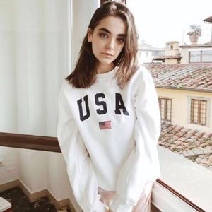 BRANDY MELVILLE USA Erica crewneck